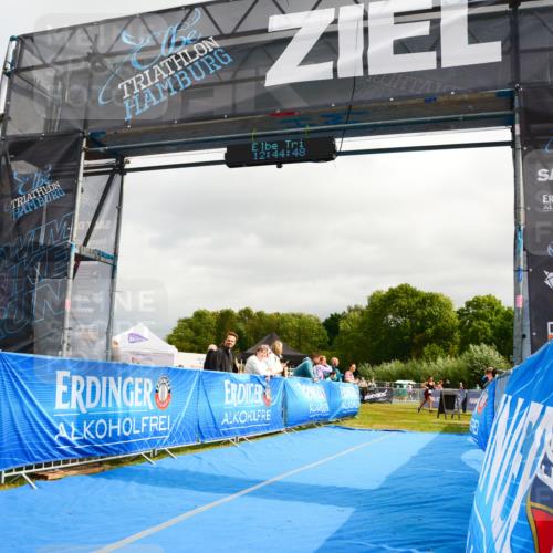 30.08.2026 - Elbe Triathlon Hamburg LAZAROV Photography http://msf.ph/oto/10089736 30.08.2026 12:44:48 Ziel 1743, 1745 meine-sportfotos.de