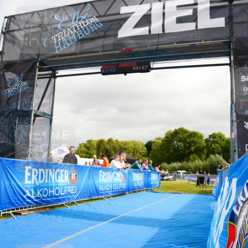 30.08.2026 - Elbe Triathlon Hamburg LAZAROV Photography http://msf.ph/oto/10089776 30.08.2026 12:44:56 Ziel  meine-sportfotos.de