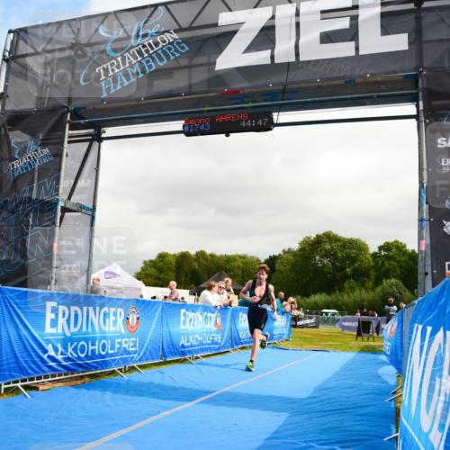 30.08.2026 - Elbe Triathlon Hamburg LAZAROV Photography http://msf.ph/oto/10089795 30.08.2026 12:45:19 Ziel 1733 meine-sportfotos.de