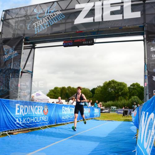 30.08.2026 - Elbe Triathlon Hamburg LAZAROV Photography http://msf.ph/oto/10089799 30.08.2026 12:45:19 Ziel 1733 meine-sportfotos.de