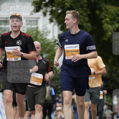 30.08.2026 - Blankeneser Heldenlauf Patografie http://msf.ph/oto/10089814 30.08.2026 11:56:18 Ziel 2182, 2262, 2263, 2322, 2392, 2407, 2473 meine-sportfotos.de