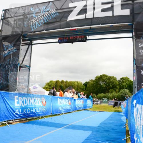 30.08.2026 - Elbe Triathlon Hamburg LAZAROV Photography http://msf.ph/oto/10089871 30.08.2026 12:46:07 Ziel  meine-sportfotos.de