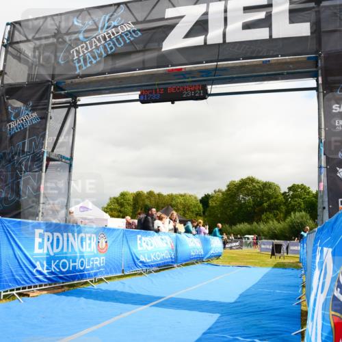 30.08.2026 - Elbe Triathlon Hamburg LAZAROV Photography http://msf.ph/oto/10089893 30.08.2026 12:46:22 Ziel 1748 meine-sportfotos.de