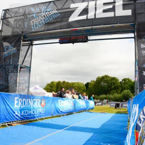 30.08.2026 - Elbe Triathlon Hamburg LAZAROV Photography http://msf.ph/oto/10089898 30.08.2026 12:46:22 Ziel 1748 meine-sportfotos.de
