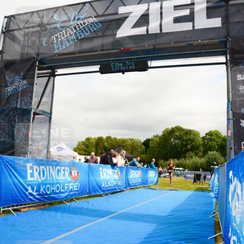 30.08.2026 - Elbe Triathlon Hamburg LAZAROV Photography http://msf.ph/oto/10089904 30.08.2026 12:46:45 Ziel 1722, 1738 meine-sportfotos.de