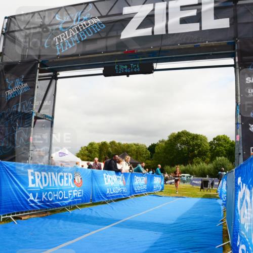30.08.2026 - Elbe Triathlon Hamburg LAZAROV Photography http://msf.ph/oto/10089906 30.08.2026 12:46:45 Ziel 1722, 1738 meine-sportfotos.de