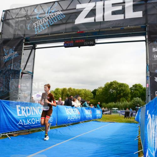 30.08.2026 - Elbe Triathlon Hamburg LAZAROV Photography http://msf.ph/oto/10089916 30.08.2026 12:46:49 Ziel 1738 meine-sportfotos.de