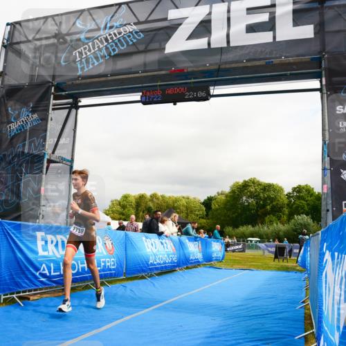 30.08.2026 - Elbe Triathlon Hamburg LAZAROV Photography http://msf.ph/oto/10089917 30.08.2026 12:46:49 Ziel 1738 meine-sportfotos.de
