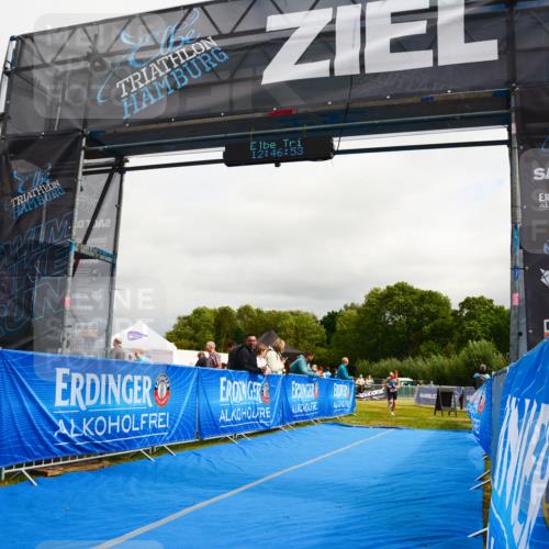30.08.2026 - Elbe Triathlon Hamburg LAZAROV Photography http://msf.ph/oto/10089953 30.08.2026 12:46:54 Ziel 1732 meine-sportfotos.de