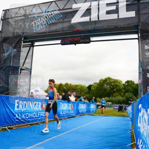 30.08.2026 - Elbe Triathlon Hamburg LAZAROV Photography http://msf.ph/oto/10089955 30.08.2026 12:46:59 Ziel 1684, 1732 meine-sportfotos.de