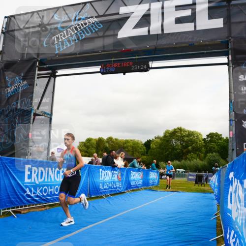30.08.2026 - Elbe Triathlon Hamburg LAZAROV Photography http://msf.ph/oto/10089957 30.08.2026 12:46:59 Ziel 1684, 1732 meine-sportfotos.de