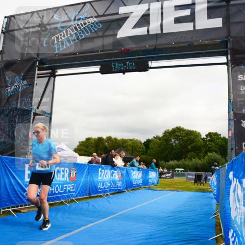 30.08.2026 - Elbe Triathlon Hamburg LAZAROV Photography http://msf.ph/oto/10089976 30.08.2026 12:47:05 Ziel 1684 meine-sportfotos.de