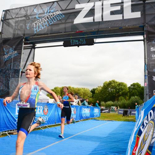30.08.2026 - Elbe Triathlon Hamburg LAZAROV Photography http://msf.ph/oto/10090015 30.08.2026 12:47:29 Ziel 1728, 1760 meine-sportfotos.de
