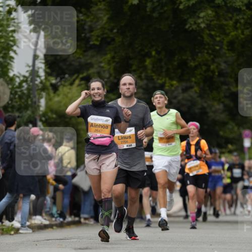 30.08.2026 - Blankeneser Heldenlauf Patografie http://msf.ph/oto/10090019 30.08.2026 11:58:28 Ziel 2647, 2696, 2706 meine-sportfotos.de