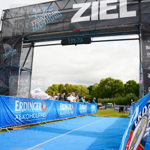 30.08.2026 - Elbe Triathlon Hamburg LAZAROV Photography http://msf.ph/oto/10090024 30.08.2026 12:47:29 Ziel 1728, 1760 meine-sportfotos.de
