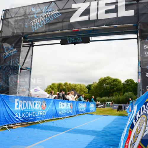 30.08.2026 - Elbe Triathlon Hamburg LAZAROV Photography http://msf.ph/oto/10090028 30.08.2026 12:47:30 Ziel 1728, 1760 meine-sportfotos.de