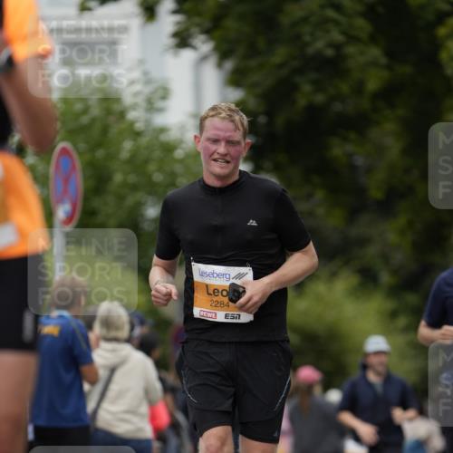 30.08.2026 - Blankeneser Heldenlauf Patografie http://msf.ph/oto/10090039 30.08.2026 11:58:38 Ziel 2104, 2284, 2364, 2647, 2695, 2706, 4143 meine-sportfotos.de