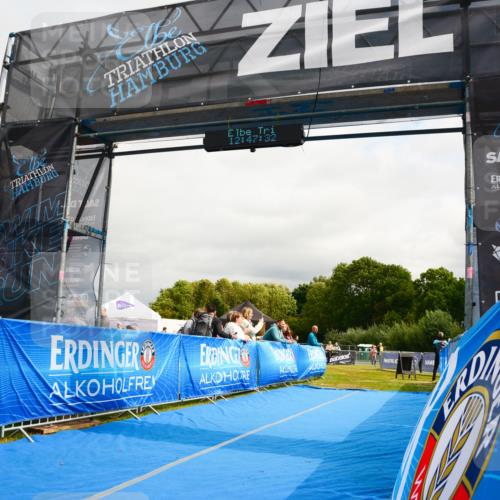 30.08.2026 - Elbe Triathlon Hamburg LAZAROV Photography http://msf.ph/oto/10090042 30.08.2026 12:47:33 Ziel  meine-sportfotos.de