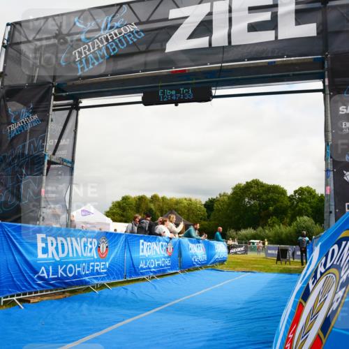 30.08.2026 - Elbe Triathlon Hamburg LAZAROV Photography http://msf.ph/oto/10090053 30.08.2026 12:47:34 Ziel  meine-sportfotos.de