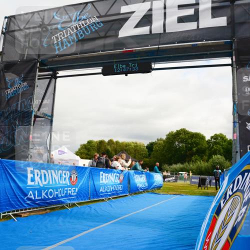 30.08.2026 - Elbe Triathlon Hamburg LAZAROV Photography http://msf.ph/oto/10090057 30.08.2026 12:47:34 Ziel  meine-sportfotos.de