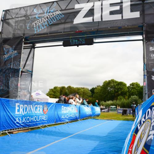 30.08.2026 - Elbe Triathlon Hamburg LAZAROV Photography http://msf.ph/oto/10090077 30.08.2026 12:47:37 Ziel  meine-sportfotos.de