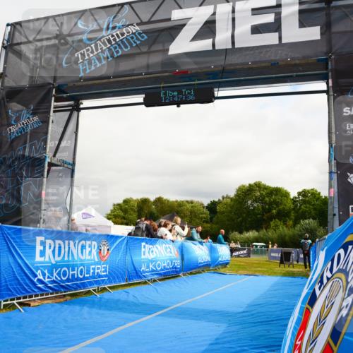 30.08.2026 - Elbe Triathlon Hamburg LAZAROV Photography http://msf.ph/oto/10090081 30.08.2026 12:47:37 Ziel  meine-sportfotos.de
