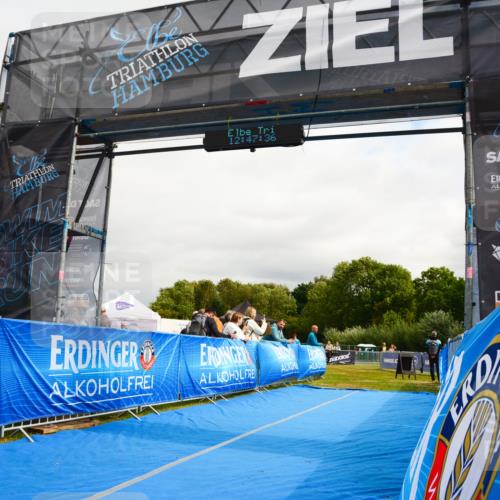30.08.2026 - Elbe Triathlon Hamburg LAZAROV Photography http://msf.ph/oto/10090085 30.08.2026 12:47:38 Ziel  meine-sportfotos.de
