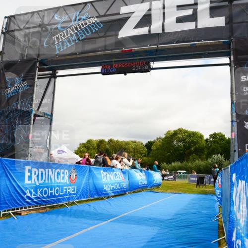 30.08.2026 - Elbe Triathlon Hamburg LAZAROV Photography http://msf.ph/oto/10090095 30.08.2026 12:47:39 Ziel  meine-sportfotos.de