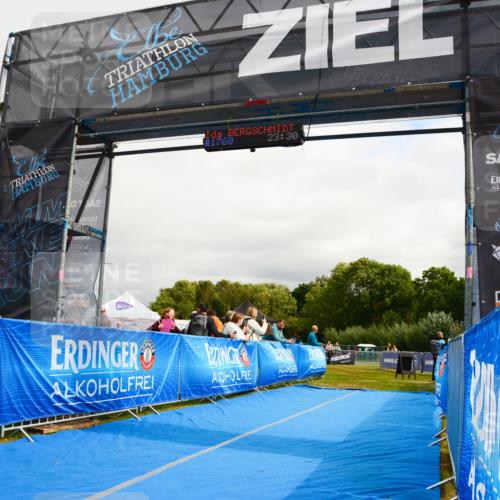 30.08.2026 - Elbe Triathlon Hamburg LAZAROV Photography http://msf.ph/oto/10090101 30.08.2026 12:47:39 Ziel  meine-sportfotos.de