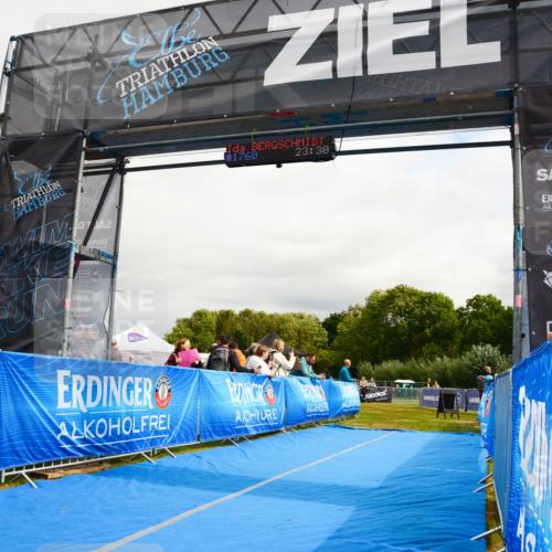 30.08.2026 - Elbe Triathlon Hamburg LAZAROV Photography http://msf.ph/oto/10090103 30.08.2026 12:47:40 Ziel  meine-sportfotos.de