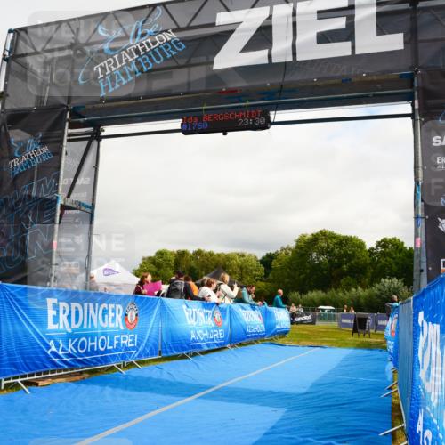 30.08.2026 - Elbe Triathlon Hamburg LAZAROV Photography http://msf.ph/oto/10090105 30.08.2026 12:47:40 Ziel  meine-sportfotos.de