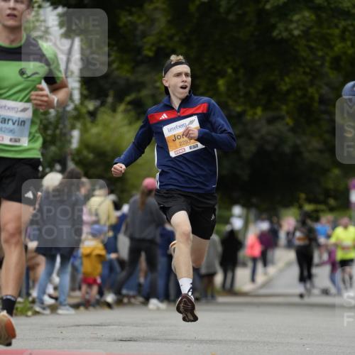 30.08.2026 - Blankeneser Heldenlauf Patografie http://msf.ph/oto/10090135 30.08.2026 11:59:21 Ziel 2293, 2479, 2802, 4296 meine-sportfotos.de