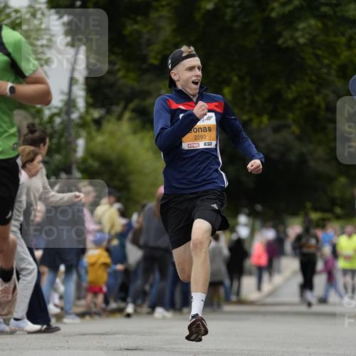 30.08.2026 - Blankeneser Heldenlauf Patografie http://msf.ph/oto/10090137 30.08.2026 11:59:21 Ziel 2293, 2479, 2802, 4296 meine-sportfotos.de