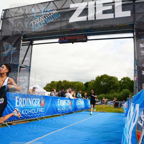 30.08.2026 - Elbe Triathlon Hamburg LAZAROV Photography http://msf.ph/oto/10090145 30.08.2026 12:48:01 Ziel 1642, 1730 meine-sportfotos.de