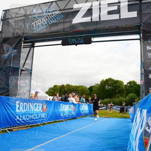 30.08.2026 - Elbe Triathlon Hamburg LAZAROV Photography http://msf.ph/oto/10090146 30.08.2026 12:48:01 Ziel 1642, 1730 meine-sportfotos.de