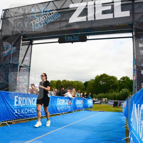30.08.2026 - Elbe Triathlon Hamburg LAZAROV Photography http://msf.ph/oto/10090152 30.08.2026 12:48:03 Ziel 1642, 1730 meine-sportfotos.de