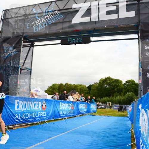 30.08.2026 - Elbe Triathlon Hamburg LAZAROV Photography http://msf.ph/oto/10090161 30.08.2026 12:48:04 Ziel 1642, 1730, 1734 meine-sportfotos.de