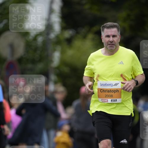 30.08.2026 - Blankeneser Heldenlauf Patografie http://msf.ph/oto/10090162 30.08.2026 11:59:40 Ziel 2008, 2801 meine-sportfotos.de
