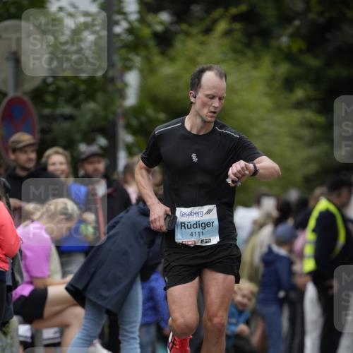 30.08.2026 - Blankeneser Heldenlauf Patografie http://msf.ph/oto/10090167 30.08.2026 11:59:47 Ziel 2008, 4111 meine-sportfotos.de