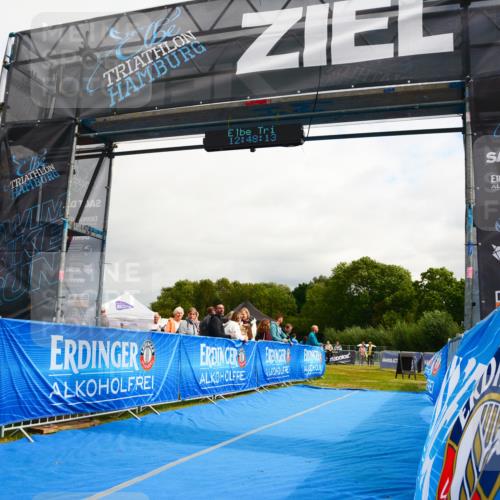 30.08.2026 - Elbe Triathlon Hamburg LAZAROV Photography http://msf.ph/oto/10090178 30.08.2026 12:48:14 Ziel 1734 meine-sportfotos.de