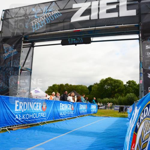 30.08.2026 - Elbe Triathlon Hamburg LAZAROV Photography http://msf.ph/oto/10090180 30.08.2026 12:48:14 Ziel 1734 meine-sportfotos.de