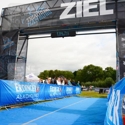 30.08.2026 - Elbe Triathlon Hamburg LAZAROV Photography http://msf.ph/oto/10090191 30.08.2026 12:48:16 Ziel 1734 meine-sportfotos.de