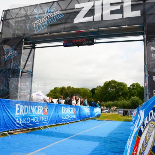 30.08.2026 - Elbe Triathlon Hamburg LAZAROV Photography http://msf.ph/oto/10090206 30.08.2026 12:48:20 Ziel  meine-sportfotos.de