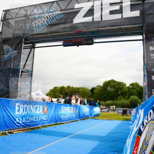 30.08.2026 - Elbe Triathlon Hamburg LAZAROV Photography http://msf.ph/oto/10090208 30.08.2026 12:48:20 Ziel  meine-sportfotos.de