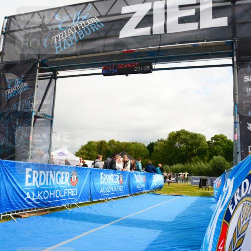 30.08.2026 - Elbe Triathlon Hamburg LAZAROV Photography http://msf.ph/oto/10090212 30.08.2026 12:48:21 Ziel  meine-sportfotos.de