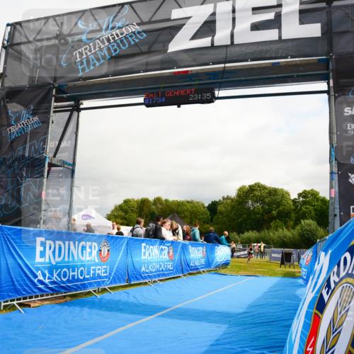 30.08.2026 - Elbe Triathlon Hamburg LAZAROV Photography http://msf.ph/oto/10090216 30.08.2026 12:48:21 Ziel  meine-sportfotos.de