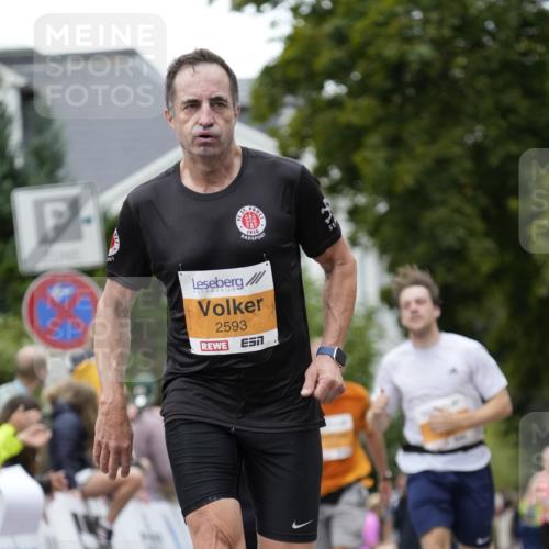 30.08.2026 - Blankeneser Heldenlauf Patografie http://msf.ph/oto/10090229 30.08.2026 12:00:18 Ziel 2160, 2161, 2168, 2273, 2461, 2528, 2572, 2593, 2630 meine-sportfotos.de