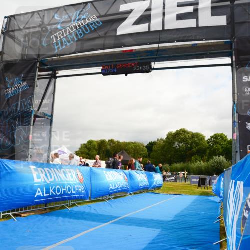 30.08.2026 - Elbe Triathlon Hamburg LAZAROV Photography http://msf.ph/oto/10090249 30.08.2026 12:48:34 Ziel  meine-sportfotos.de