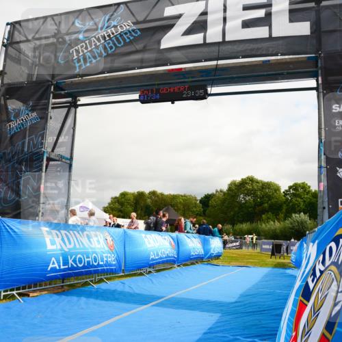 30.08.2026 - Elbe Triathlon Hamburg LAZAROV Photography http://msf.ph/oto/10090252 30.08.2026 12:48:35 Ziel  meine-sportfotos.de