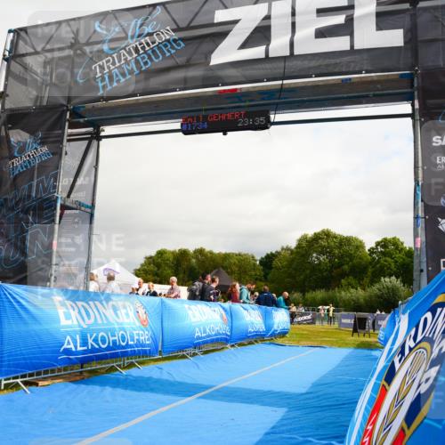 30.08.2026 - Elbe Triathlon Hamburg LAZAROV Photography http://msf.ph/oto/10090256 30.08.2026 12:48:35 Ziel  meine-sportfotos.de
